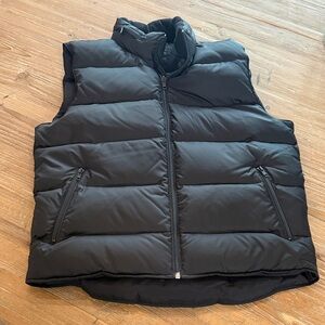 Gap Men's Black Puffer Vest